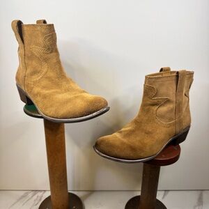 LUCKY BRAND Terra Suede Western Style Ankle Boots CAMEL / SIZE 8.5M